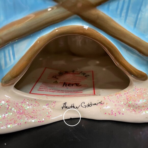 Blue Sky Clayworks Polar Penguin Post Office Ltd. Edition Tealight House 2012 - Picture 4 of 8